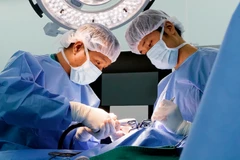 Phẫu thuật thay khớp khuỷu tay Megaprosthesis, phục hồi vận động cho bệnh nhân di chứng biến dạng 27 năm.