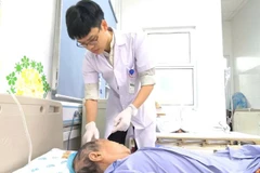 Bệnh viện Bệnh Nhiệt đới Trung ương vừa tiếp nhận và điều trị cho bà N.T.Q (78 tuổi, trú tại Bắc Ninh).