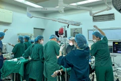 Cấp cứu cho sản phụ.