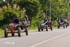 Người dân Campuchia sơ tán tránh xung đột biên giới với Thái Lan tại tỉnh Oddar Meanchey, ngày 25/7/2025. (Ảnh: THX/TTXVN)