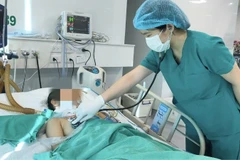 Gia đình đã xin đưa bệnh nhi về nhà chăm sóc. 