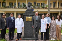 Chủ tịch Liên minh Nghị sĩ Toàn cầu về Phòng, chống Lao và đại diện Chương trình Chống lao Quốc gia.
