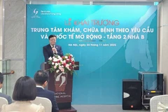 Phó Giáo sư, Tiến sĩ, bác sĩ Nguyễn Trung Anh, Giám đốc Bệnh viện Lão khoa Trung ương phát biểu.