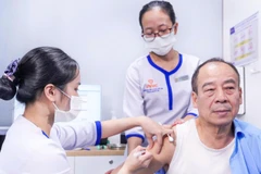 Phó Giáo sư, Tiến sĩ, nguyên Cục trưởng Cục Y tế Dự phòng tiêm vaccine RSV.