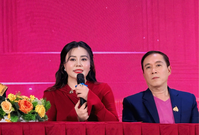 Hoa hậu Phan Kim Oanh giới thiệu về chương trình.