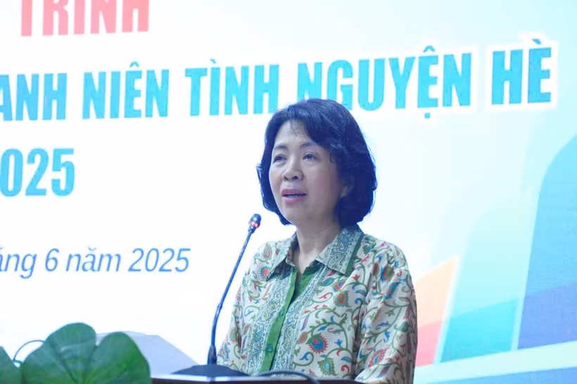 Đồng chí Nguyễn Thị Hoàng Vân, Phó Bí thư Đảng ủy các cơ quan Đảng Trung ương phát biểu tại chương trình.