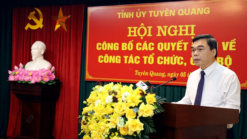 Đồng chí Ma Thế Hồng, Phó Bí thư Tỉnh ủy Tuyên Quang phát biểu nhận nhiệm vụ. anh-2-47.jpg