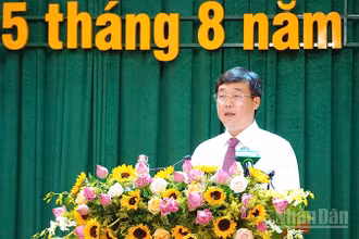 Ủy viên Trung ương Đảng, Bí thư Tỉnh ủy Đồng Tháp Lê Quốc Phong phát biểu chỉ đạo Đại hội Đảng bộ phường Cao Lãnh.