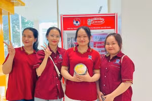 Vì sao hơn 113.000 khách hàng chọn "mắt thấy, tai nghe" tại nhà máy Acecook Việt Nam?