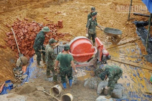 Sôi nổi trên công trường Mô Rỗi.