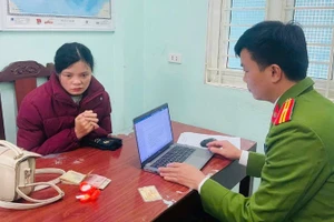 Đối tượng Vi Thị Chuyên tại cơ quan Công an.