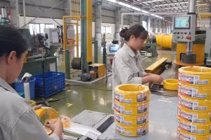 Sản xuất các sản phẩm tại Nhà máy dây và cáp điện Trần Phú, thành phố Hải Phòng. (Ảnh ĐĂNG ANH)