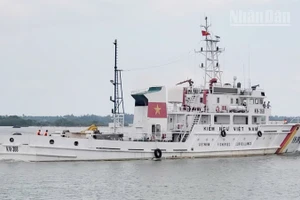 Tàu KN 368 rời bến đi thực hiện nhiệm vụ.