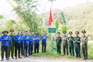 Công trình “Ánh sáng vùng biên” được khánh thành.