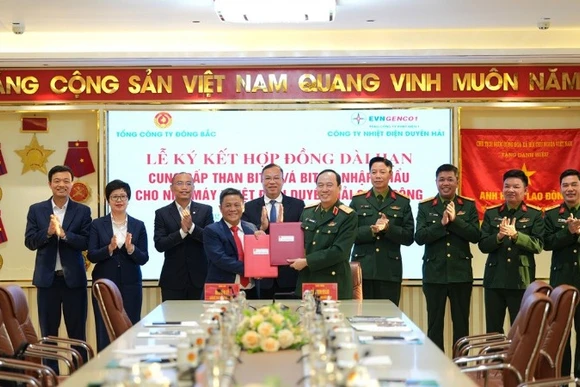 Ký kết hợp đồng dài hạn cung cấp than nhập khẩu cho Nhà máy Nhiệt điện Duyên Hải 3 Mở rộng.