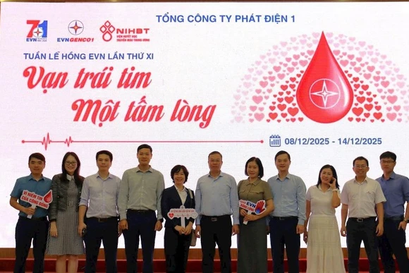 Cán bộ công nhân viên EVNGENCO1 tham gia hiến máu, hưởng ứng Tuần lễ hồng EVN lần thứ XI năm 2025. 