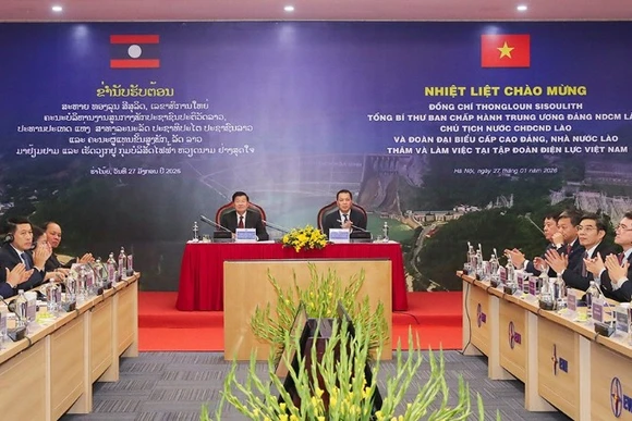 Đoàn đại biểu cấp cao Đảng, Nhà nước Lào làm việc tại Tập đoàn Điện lực Việt Nam.