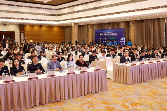 Toàn cảnh hội thảo 'Giải pháp giúp hộ kinh doanh kê khai thuế đúng, an tâm tuân thủ, phát triển bền vững'.