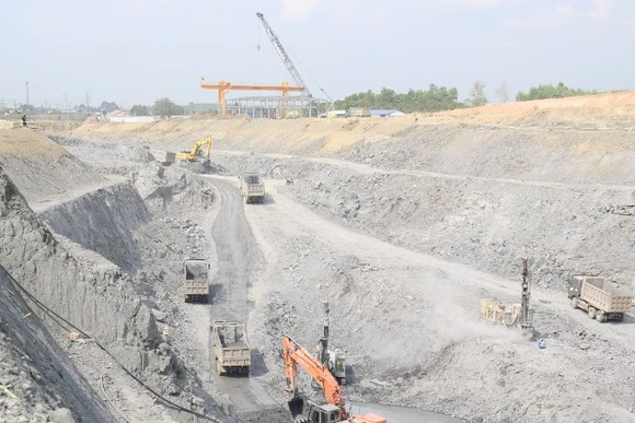 Ngay sau kỳ nghỉ Tết, công trường Thủy điện Trị An mở rộng nhanh chóng vào nhịp thi công sôi động, thể hiện khí thế lao động quyết tâm hoàn thành dự án đúng tiến độ. 