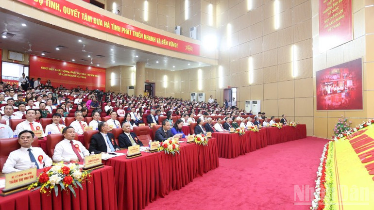 Hơn 500 đại biểu dự Đại hội thi đua yêu nước tỉnh Hà Tĩnh lần thứ VIII, giai đoạn 2025-2030. ndo_br_tdyn-6614.jpg