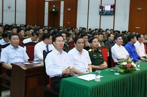 Các đại biểu tham dự lễ phát động. Ảnh: Chu Ngọc Thắng.