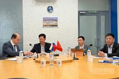Đoàn công tác Vietsovpetro làm việc với Ban Giám hiệu Trường đại học Kỹ thuật dầu khí quốc gia Ufa.