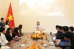 Văn nghệ chào mừng Hội nghị. (Ảnh: XUÂN HƯNG)