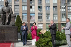 Khánh thành Quảng trường Hồ Chí Minh tại thành phố Saint Petersburg. (Ảnh: XUÂN HƯNG)