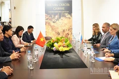 Quang cảnh cuộc gặp. (Ảnh: XUÂN HƯNG)