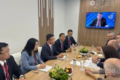 Phó Thủ tướng Lê Thành Long tiếp lãnh đạo Tập đoàn Gazprom. (Ảnh: THÙY VÂN)