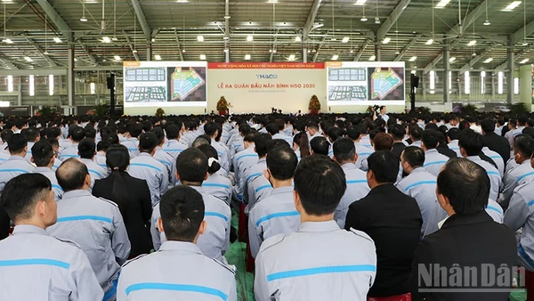 Hơn 10.000 người lao động tại THACO Chu Lai dự lễ ra quân đầu năm Bính Ngọ 2026.