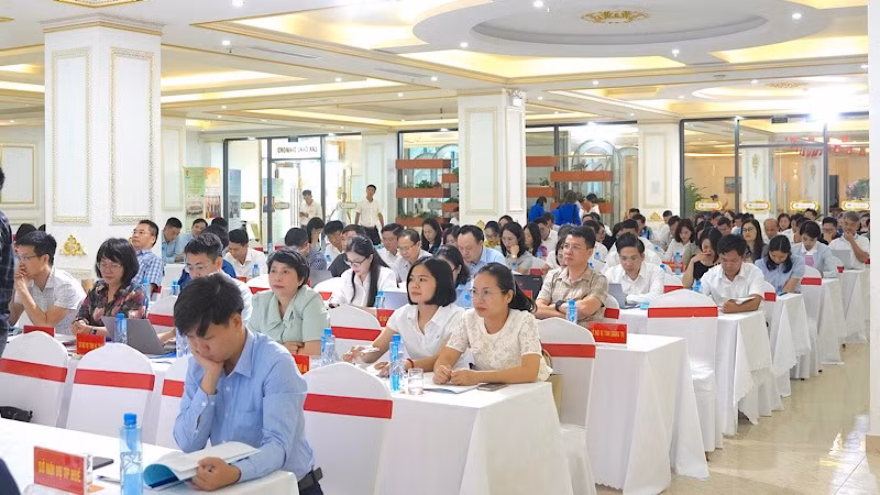 Toàn cảnh Hội nghị sơ kết hoạt động đưa lao động đi làm việc thời vụ tại Hàn Quốc theo hình thức hợp tác giữa các địa phương của Việt Nam và Hàn Quốc.