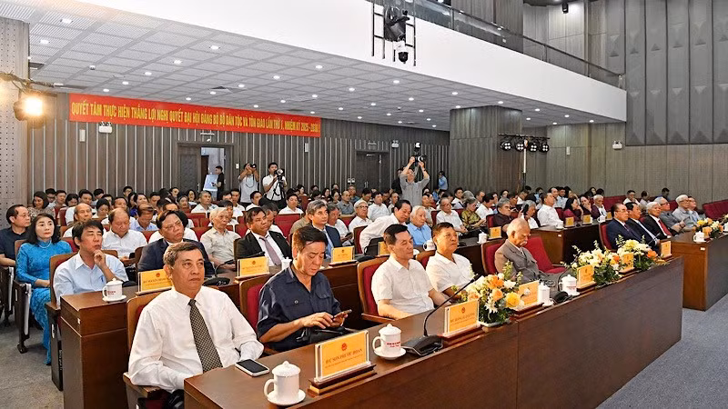 Toàn cảnh chương trình gặp mặt.