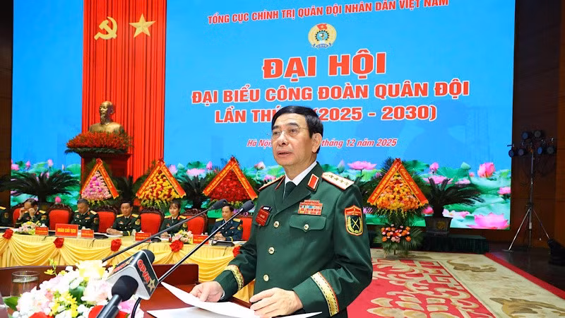 dai-tuong-phan-van-giang.jpg
