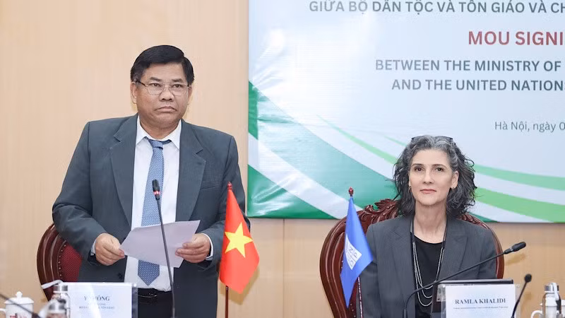 thu-truong-y-thong.jpg