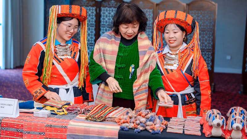 gian-hang-cua-doanh-nghiep-nu.jpg