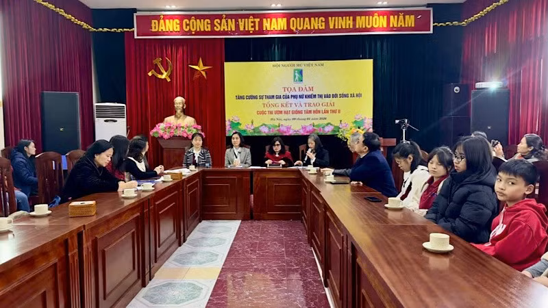Các đại biểu tham gia thảo luận, chia sẻ thông tin tại buổi Tọa đàm.