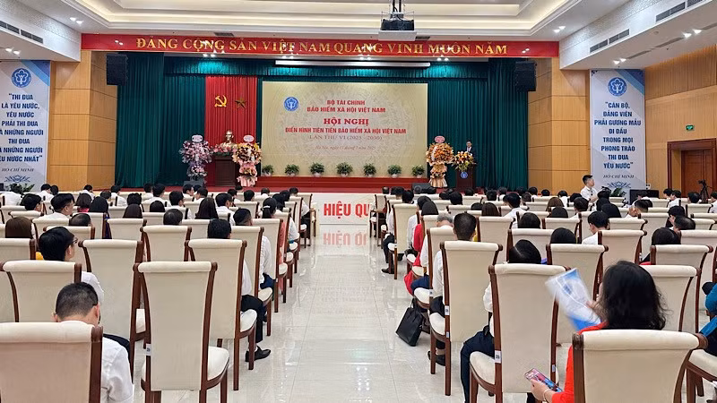Toàn cảnh Hội nghị điển hình tiên tiến Bảo hiểm xã hội Việt Nam lần thứ VI (2025-2030).