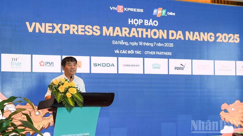 Phó Giám đốc Sở Văn hóa, Thể thao và Du lịch Đà Nẵng Nguyễn Trọng Thao phát biểu tại buổi họp báo.