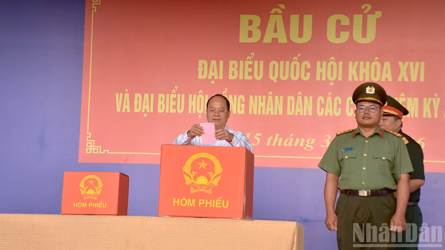 ndo_br_dm-6-3050.jpg