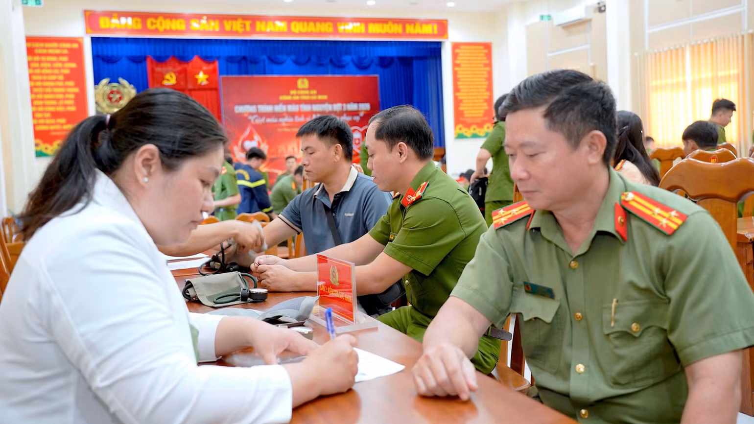 hien-mau-9114.jpg