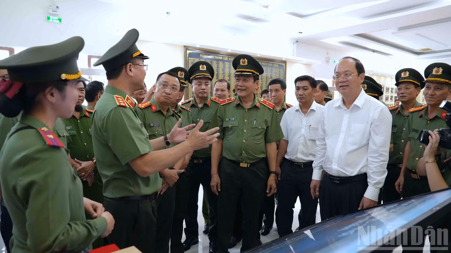 ndo_br_cm-13-4640.jpg
