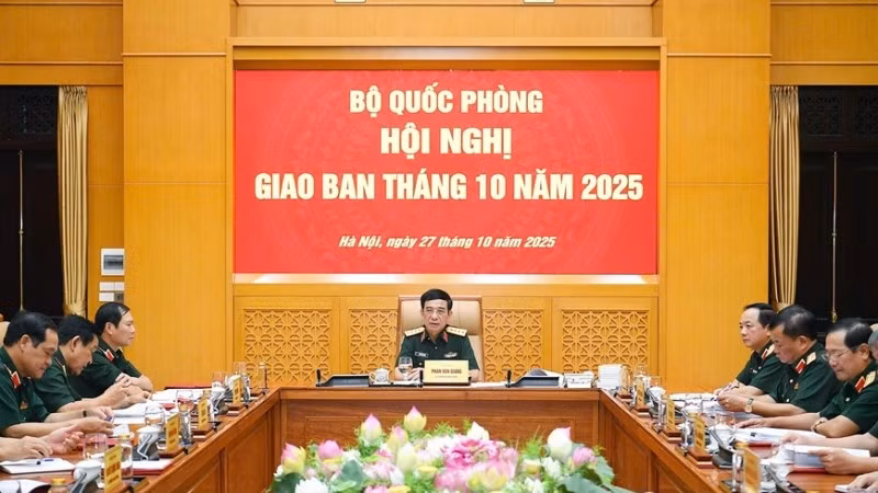 Đại tướng Phan Văn Giang chủ trì hội nghị. (Ảnh: Báo Quân đội nhân dân)