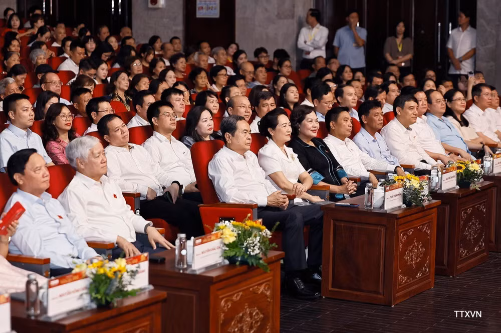 vna-potal-chuong-trinh-nghe-thuat-chinh-luan-nang-ba-dinh-8969133-1.jpg