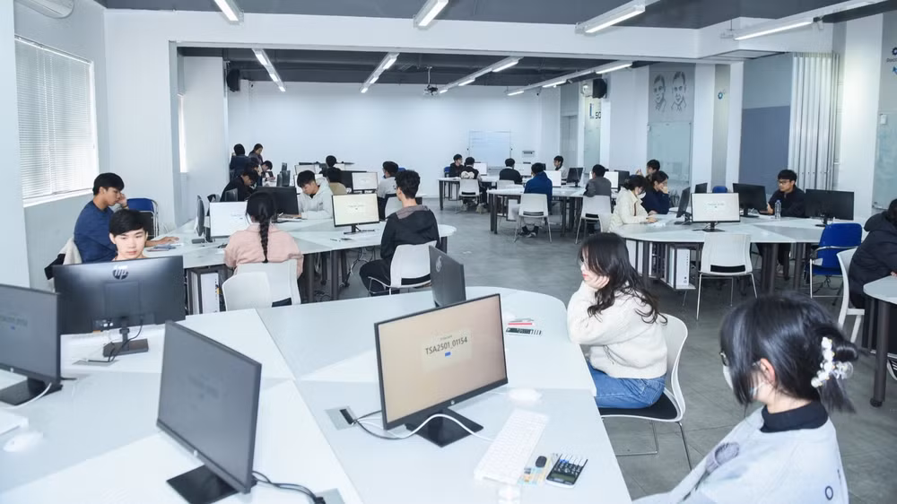 Thí sinh tham dự Đánh giá tư duy của Đại học Bách khoa Hà Nội. (Ảnh: Đại học Bách khoa Hà Nội)