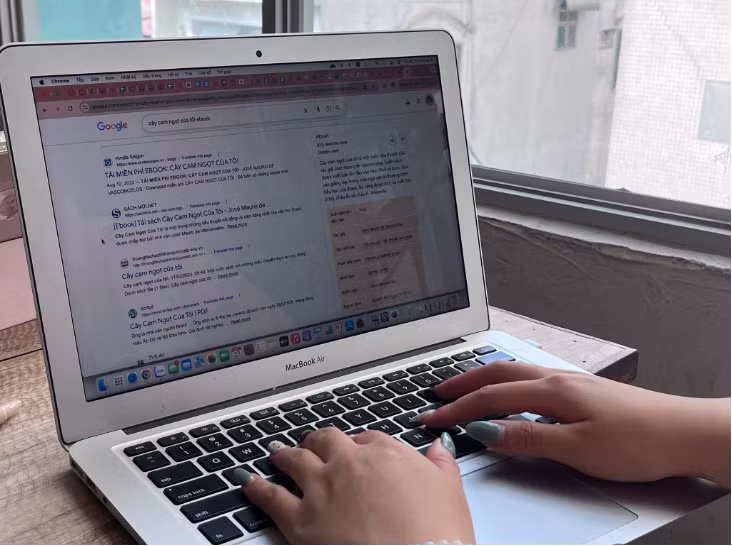 Kết quả tìm kiếm trả về đa số đến từ những website chia sẻ ebook không chính thống (Ảnh: Hồng Nhung)