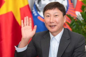 Huấn luyện viên Kim Sang Sik chia sẻ tại trụ sở Liên đoàn Bóng đá Việt Nam sau hành trình Vòng chung kết U23 châu Á 2026. (Ảnh: VFF)