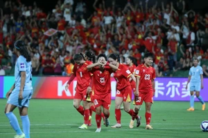 Ngân Thị Vạn Sự ghi bàn thắng mở tỷ số. (Ảnh: VFF)