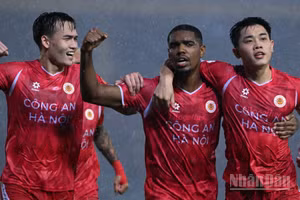 Công an Hà Nội vô địch V-League sớm 3 vòng đấu. (Ảnh: TRẦN HẢI)
