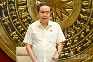 Chủ tịch Quốc hội Trần Thanh Mẫn chủ trì làm việc với Thường trực Ủy ban Văn hóa và Xã hội. (Ảnh: DUY LINH)